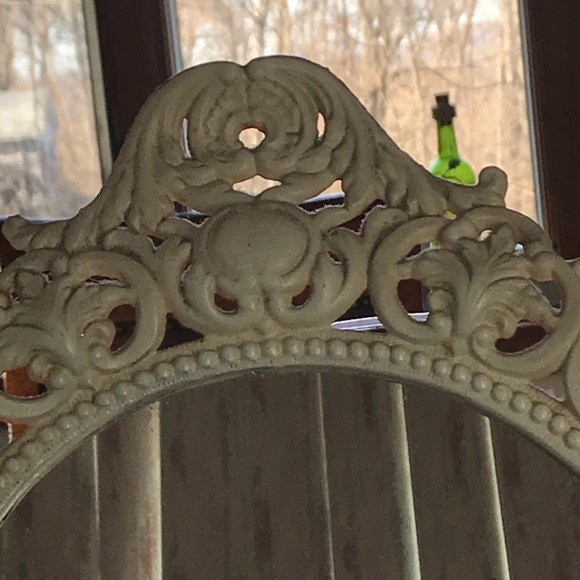 Vintage Vanity Mirror - Picture 5 of 9